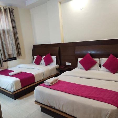 Hotel Lav Kush Deluxe At Paharganj New Delhi Exterior photo